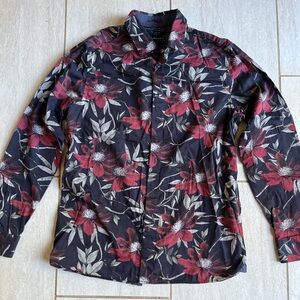 ✨END OF YEAR SALE✨Ted Baker London size 4 men’s navy and red floral shirt
